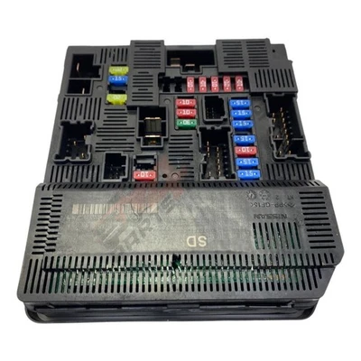 2020 Nissan Navara Tekna Fuse / Relay Box 2016-2023 - Image 1 of 4
