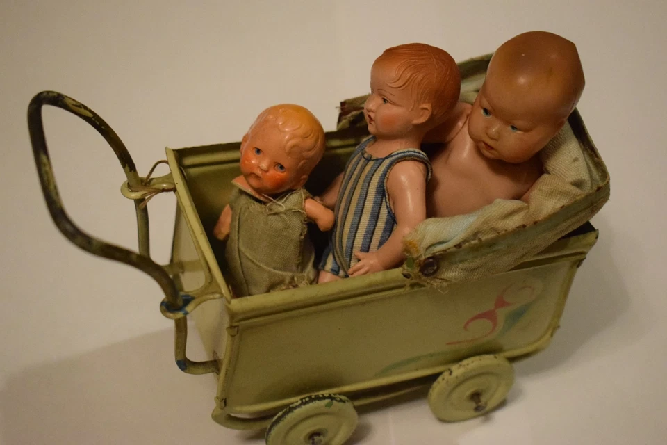 Landau de poupée ancien. 1930. 2 x Baigneurs Petitcollin. Tête d'aigle. - Photo 1/4