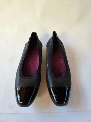 Munro 女式 Mila 芭蕾平底鞋头皮革黑色 7SS 码 — 第 1/4 张图片