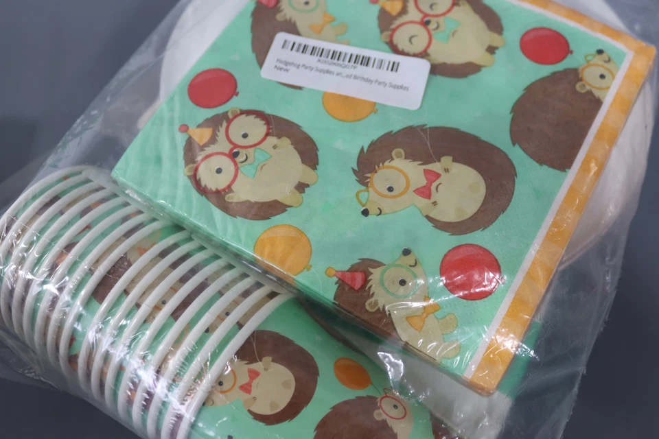 Party Supplies – Hedgehog Dinner Plates & Luncheon Napkins for 16 Guests - Image 1 of 4