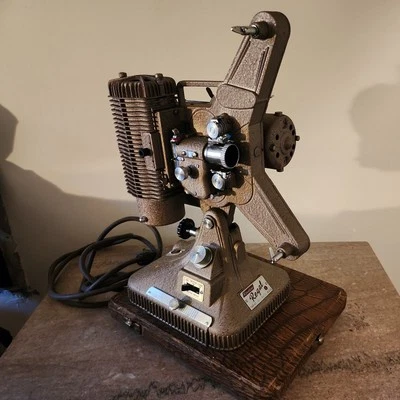 Regal Keystone 8 MM Projector Working Model K-109 with Carrying Case - Image 1 of 4