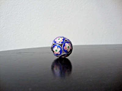 CONTA DE PRATA FLORAL VINTAGE CHINESA EXPORTAÇÃO CLOISONNE (1) GRANDE 20MM MULTICOLORIDA - Imagem 1 de 4