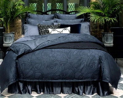 Jacquard de algodón egipcio Sferra DANELLO estándar simulado índigo con dobladillo de punto satinado Foto 1 de 2