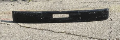 Camión de carga Ford CF8000 1992 F2HT-17756-AA parachoques delantero nuevo de stock Foto 1 de 4