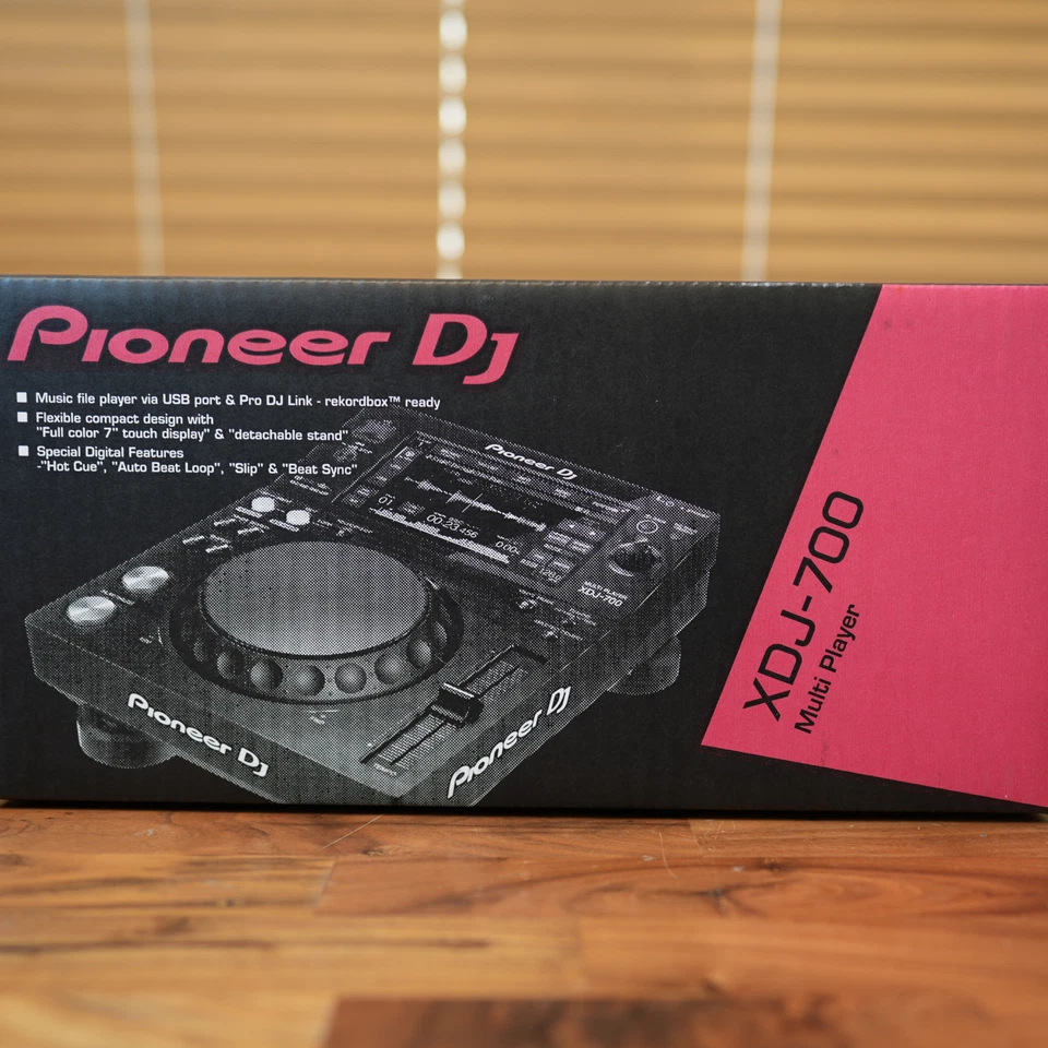 Pioneer DJ XDJ-700 Compact Digital Deck Turn Table  rekordbox Compatible - Image 1 of 4