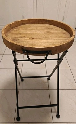Value $100CAD Foldaway Accent Table Hometrends Easy To Carry Fast Shipping  - Image 1 of 3