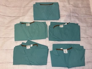 Adult Medium (5) Green Hospital Surgery  Scrub Tops Angelica - Picture 1 of 3