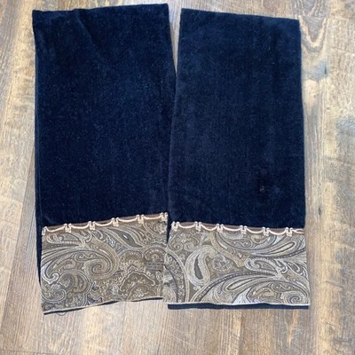 JUEGO DE TOALLAS DE BAÑO AVANTI NEGRAS CON REMOLINOS DE PAISLEY DORADO (2 PIEZAS) 28 X 46 Foto 1 de 4