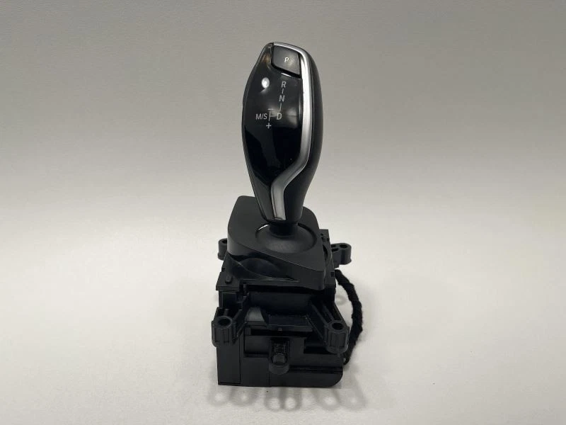 2017-2020 宝马 530I FLOOR GEAR SHIFTER 黑色 TC:PLCFK 61K 55084 — 第 1/4 张图片