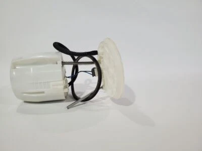 2016 2017 Toyota Rav 4 OEM Fuel Pump Assembly 2.5L 4 Cylinder - Image 1 of 4