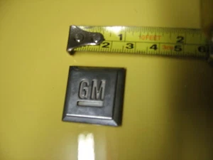 GM Mark of Excellence Emblem Door Fender  - Picture 1 of 1