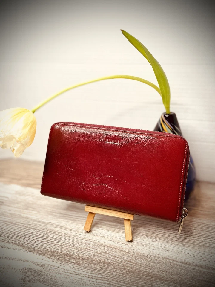 Cartera Larga Furla Continental Borgoña Rojo Charol Cremallera Alrededor Foto 1 de 4