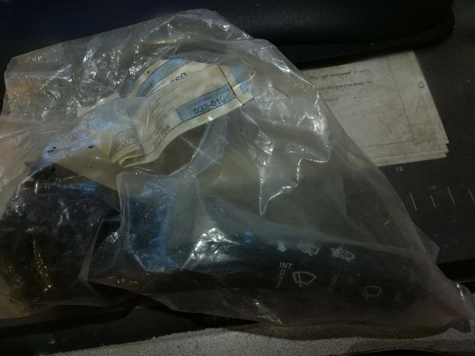 Новый оригинальный переключатель стеклоочистителя ветрового стекла Saab 9000 CS CSE AERO 9564394 1993–1998 - Изображение 1 из 1