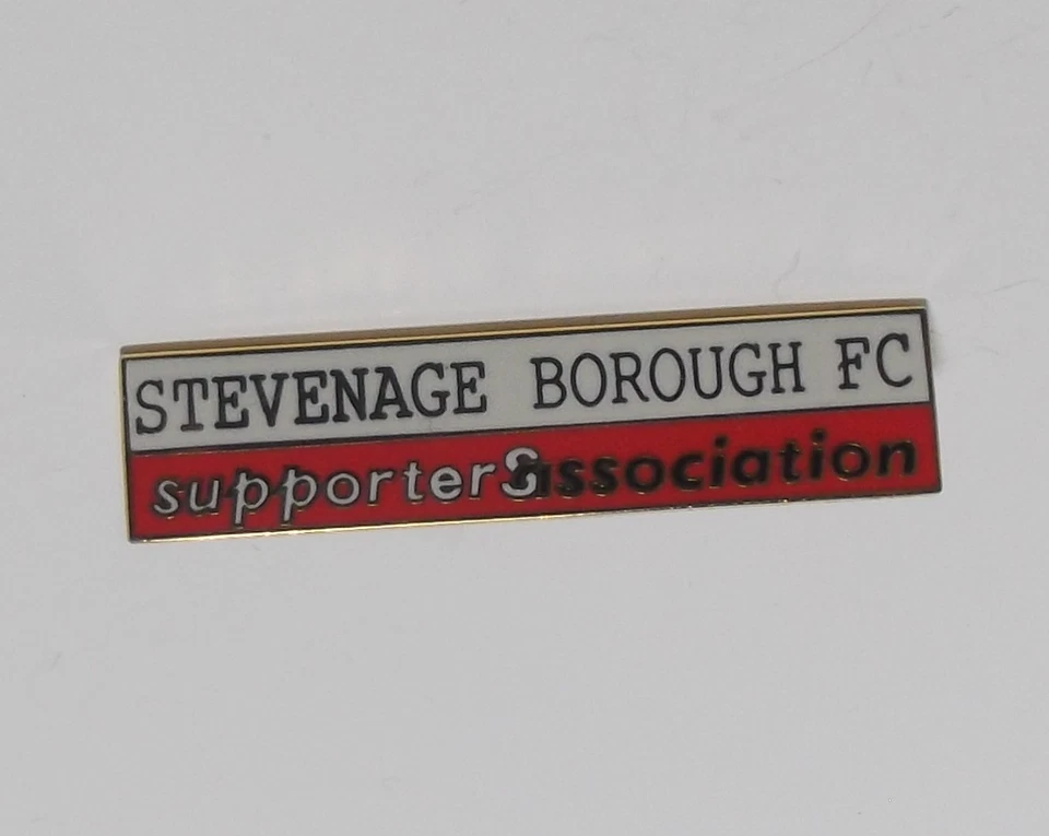 STEVENAGE BOROUGH FC - OLD ENAMEL SUPPORTERS ASSOCIATION BADGE   - Image 1 of 2