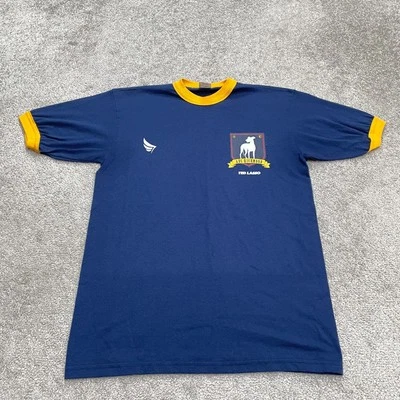 Camiseta Augusta Ringer Unisex Adulto Mediana Azul Amarillo AFC Richmond Ted Lasso Foto 1 de 4