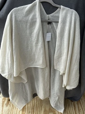 Poncho envolvente J Mclaughlin OS 100 % cachemir tejido crema asimétrico lujo nuevo Foto 1 de 4