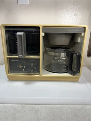 GE Spacemaker Brewstarter 10 Cup Under Cabinet Vintage Drip Coffeemaker SDC-2 - Image 1 of 4
