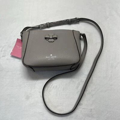 NUEVO CON ETIQUETAS DEFECTUOSO Kate Spade Talia Cuero Cremallera Bandolera Gris WKRU6369 Cartera Foto 1 de 4