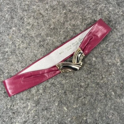 Cinto de couro magenta profundo vintage anos 80 Liz Claiborne com fivela tom dourado pequeno EUA - Imagem 1 de 4