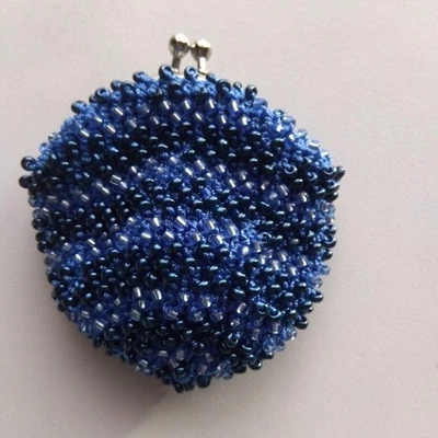 Monedero Hecho en H Cuentas Pegbead Tejido Azul Clavija Foto 1 de 3