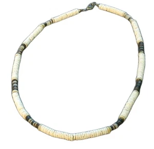 Abgestufte Heishi Perlen Schattierungen von Cremes Puka Muschel Halskette 16" Vintage - Bild 1 von 5