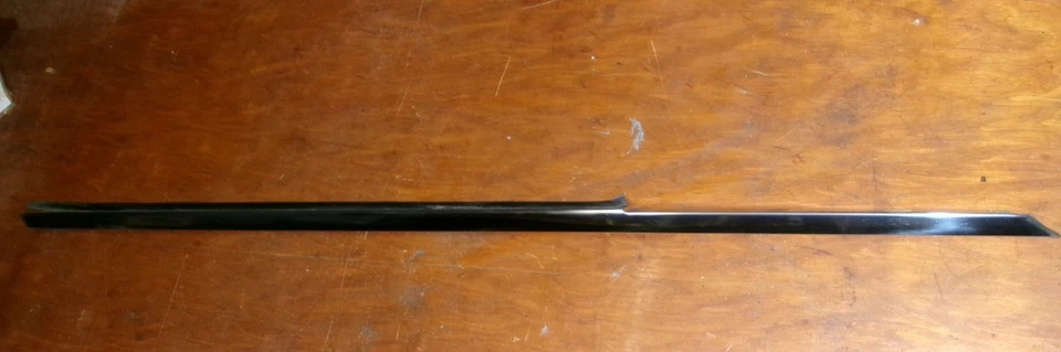 Cadillac Fleetwood 1962-64 puerta trasera izquierda línea de cinturón moldura OEM original ¡Bonito! Foto 1 de 4