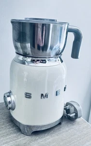 SMEG MFF11CRUK RETRO 50'S SMEG STYLE MILK FROTHER IN CREAM - Picture 1 of 17