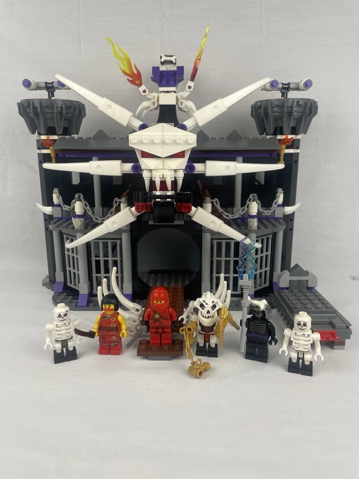 LEGO Ninjago Set (2505) - Garmadon’s Dark Fortress Used, All minifigs included.  - Image 1 of 4