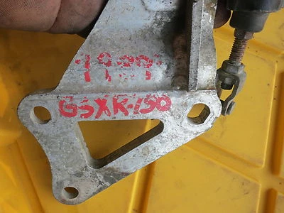 Soporte de clavija delantero derecho Suzuki GSXR 750 1988 88 89 43510-17C03 Foto 1 de 4