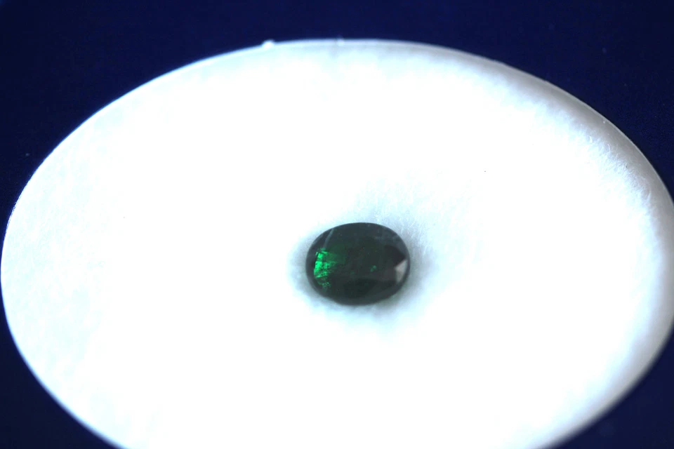 1,11 ct  Très beau Grenat Tsavorite Certifié HKD - AAA - Photo 1/3