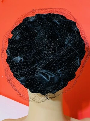 复古 20 世纪 50 年代女式黑色天鹅绒药盒帽带网 21 — 第 1/4 张图片