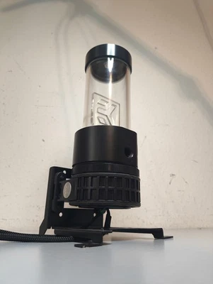 EK Water Blocks EK-XRES 140 Revo D5 PWM - Ausgleichsbehälter mit Pumpe *wie neu* - Bild 1 von 4