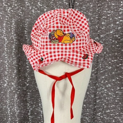 De colección Winnie The Pooh Infantil Volantes Sombrero Cubo Rojo/Blanco A Cuadros Frutas-¡Raro! Foto 1 de 4