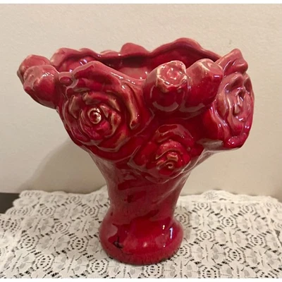 Vintage red rose three dimensional ceramic vase floral/red ceramic art deco - Image 1 of 4