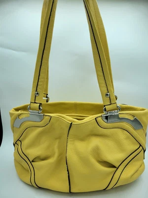 B MAKOWSKY Bolso de Hombro de Cuero Suave Amarillo Buttery Bolso de Mano Cartera Plateada Foto 1 de 4