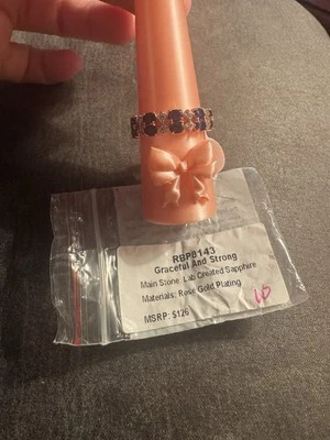 Anillo Bomb Party Septiembre 2024 “Gracioso y Fuerte” RBP8143 Oro Rosa Talla 10 Foto 1 de 2