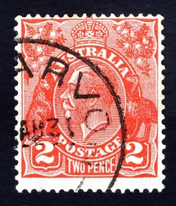 AUSTRALIA KGV 2d SCARLET DIE III STAMP WITH ACSC LISTED FLAW 102d  - CV $50 - Picture 1 of 3
