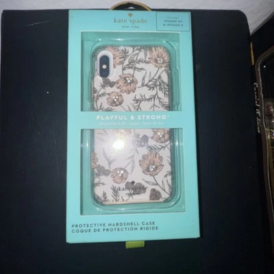 Kate Spade New York, juguetona y fuerte, funda protectora rígida, iPhone XS y X Foto 1 de 2