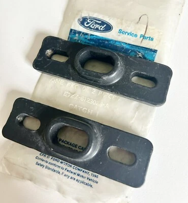 Juego de 2 clavijas de alineación de puerta convertible Ford Mustang 1983-1993 NOS - Foto 1 de 3