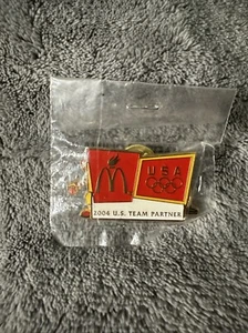McDonald’s Ronald McDonald Olympic 2004 US Team Partner Enamel Lapel Hat Pin - Picture 1 of 4