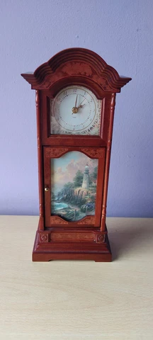 Vintage The Light Of Peace By Thomas Kinkade #A2443 Wooden Clock With Music Box Cover