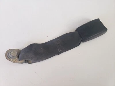 2010 Nissan Versa rear seat belt buckle  - Image 1 of 3