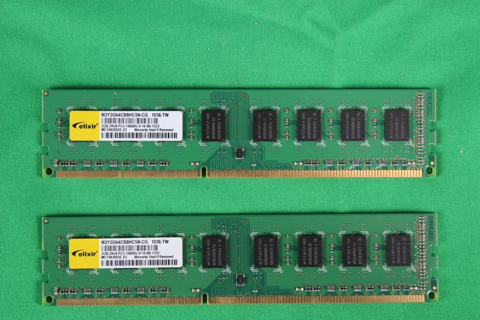 USADO ELIXIR PC3 - 10600U 2 X 2GB 2RX8 4GB TOTAL.  M2Y2G64CB8HC5N-CG Foto 1 de 4