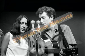 "Foto de archivo profesional BOB DYLAN Newport '63 JOAN BAEZ- XL con negativo RARA 11""x14" - Imagen 1 de 1