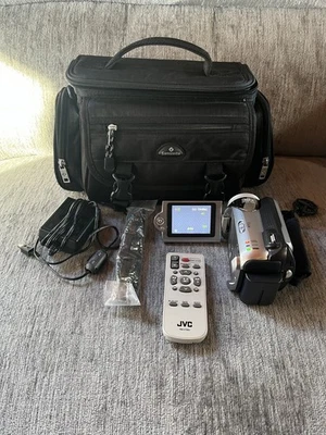 JVC Everio GZ-MG21U Camcorder, 20GB HDD Digital (Silver) TESTED - Image 1 of 4