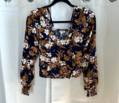 Top corto Vigoss para mujer pequeño floral babydoll oscuro romántico manga obispo 17325 Foto 1 de 4