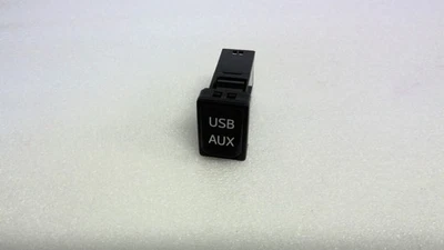 TOYOTA TUNDRA 2010-2020 AUXILIAR AUXILIAR AUXILIAR ADAPTADOR USB Y CONECTOR ESTÉREO 86190-0C020 OEM Foto 1 de 4