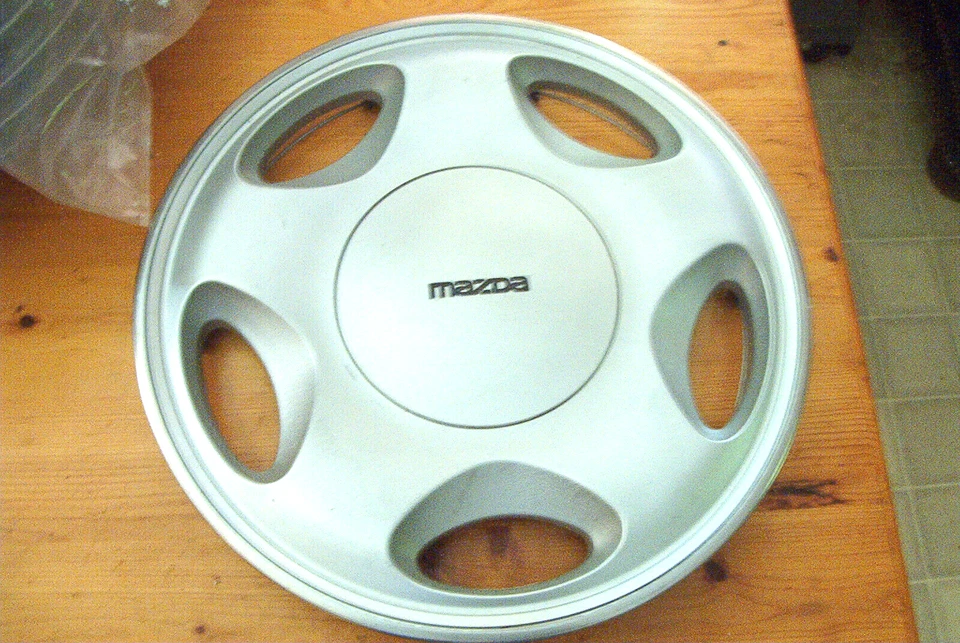 OE 复古对 14 英寸轮套,1989 - 94 马自达 MPV # 56523,非常好! — 第 1/2 张图片