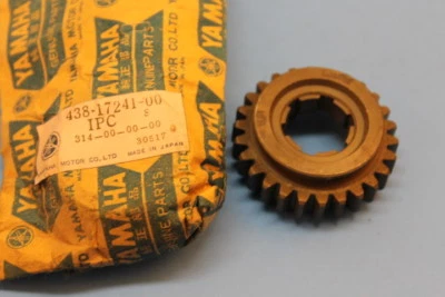 NOS YAMAHA DT250 DT360 DT400 MX360 MX400 PIEZA DE ENGRANAJE DE CUARTA RUEDA # 438-17241-00-00 Foto 1 de 4