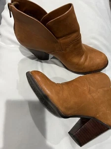 Women’s size 7.5 GB brown leather ankle boots with chunky heel  - Picture 1 of 4